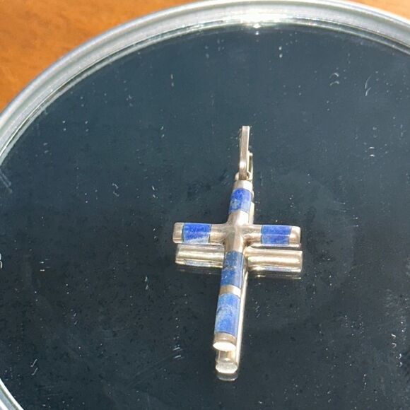 Vintage 925 Sterling Silver Lapis Lazuli Inlaid Cross Pendant - Picture 1 of 4